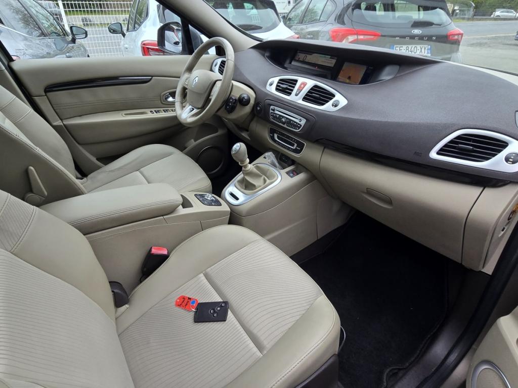 Renault Grand Sc�nic (3) Privil�ge 1.9 dCi 130 5 places