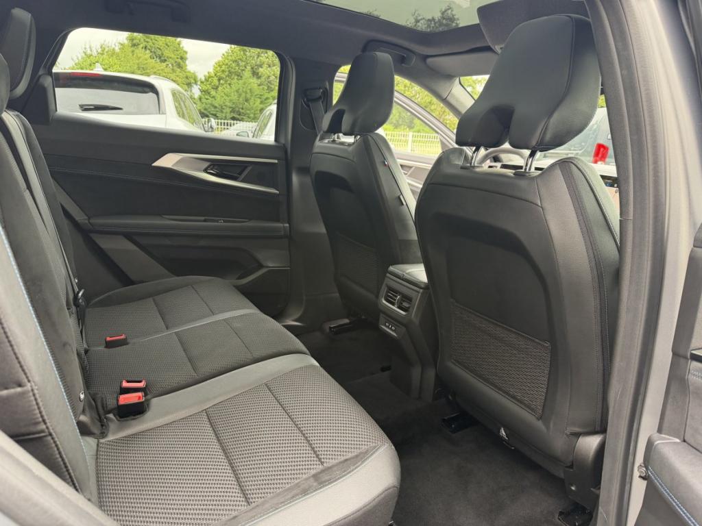 Renault Espace (6) esprit Alpine E-Tech full hybrid 200-24