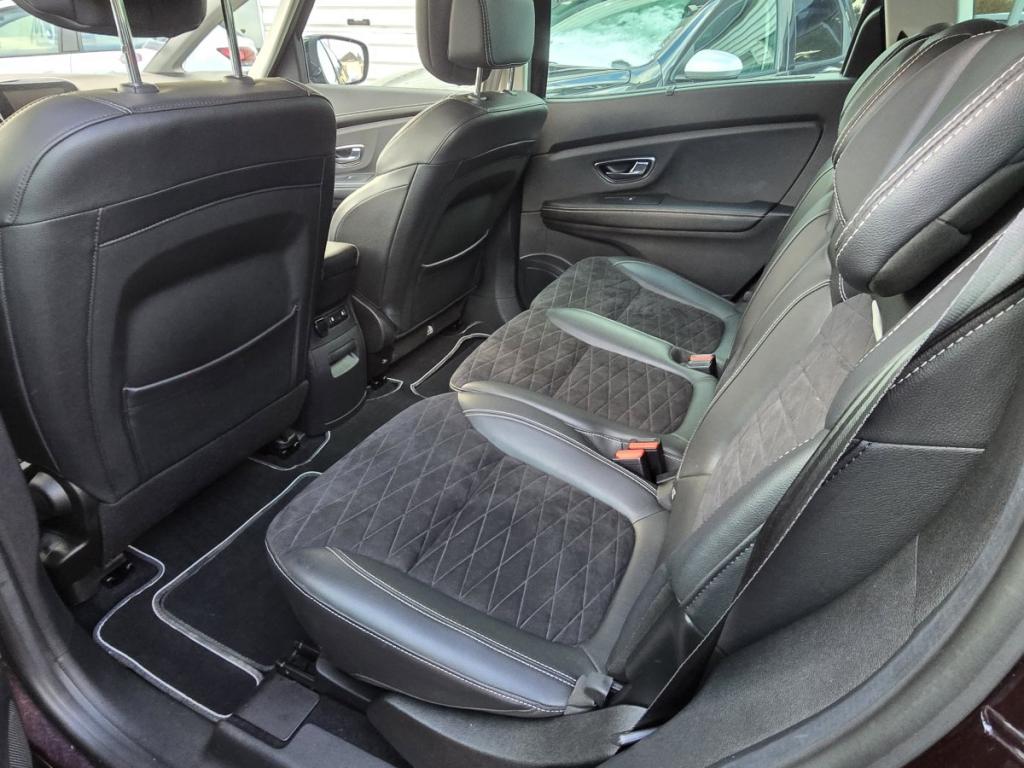 Renault Grand Scnic (3) Black Edition TCe 160 EDC - 21