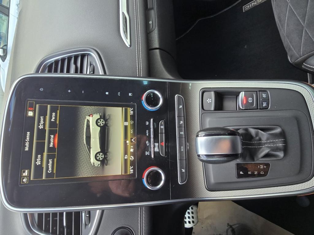 Renault Grand Scnic (3) Black Edition TCe 160 EDC - 21